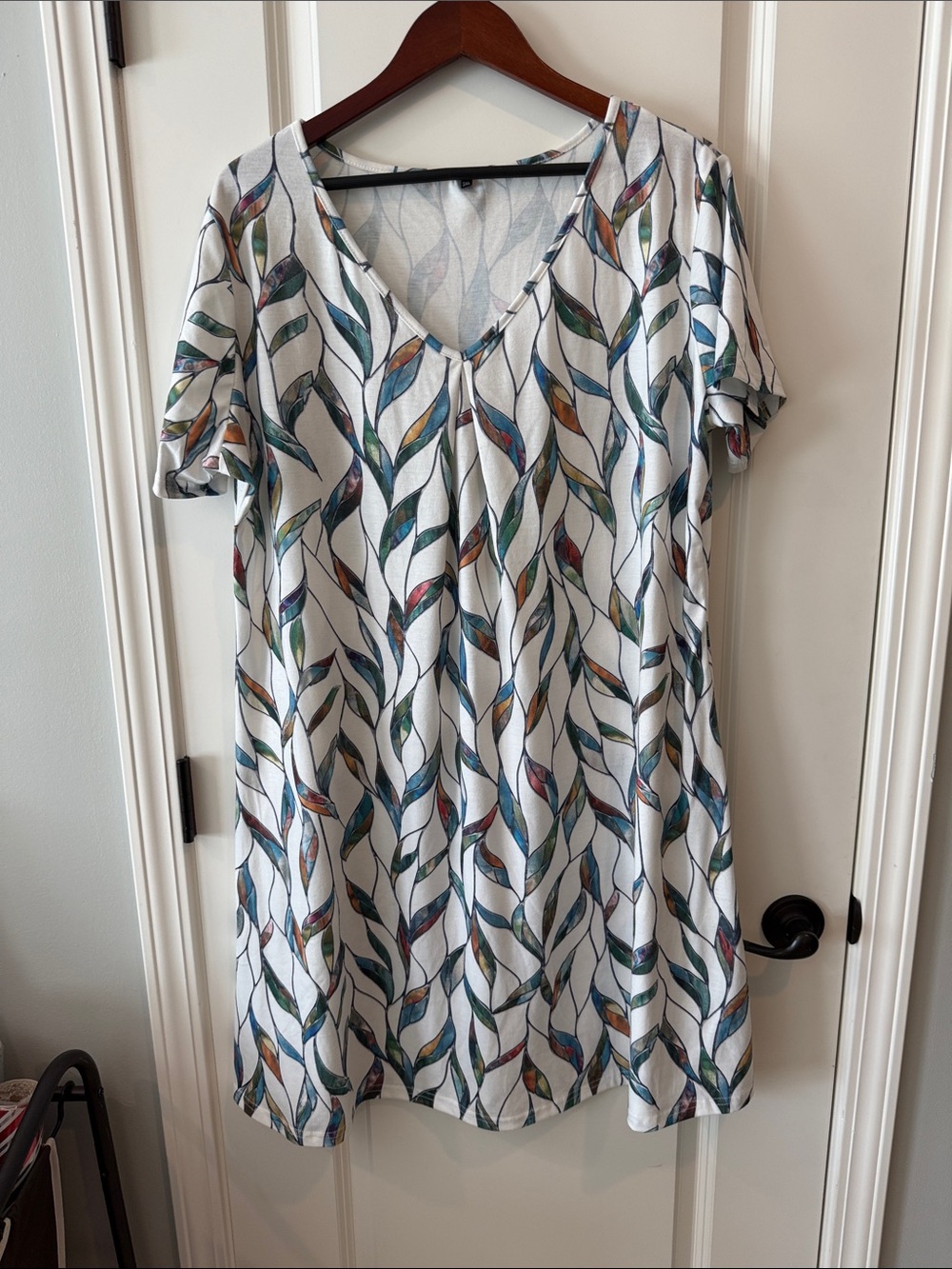 Women's White V-Neck Leaf Print Jersey poly/corrin Dress